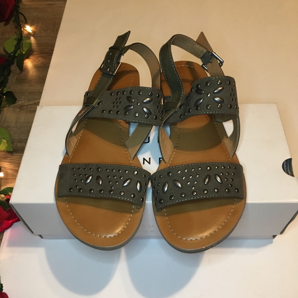 Indigo Rd. Olive sandals